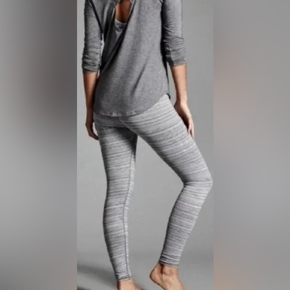Athleta High-Rise Jacquard Chaturanga Leggings White Gray Size L NWOT - Picture 1 of 9